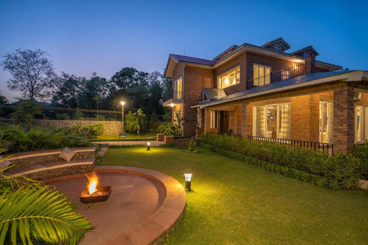 Stayvista At Dhauladhar House - Luxurious Chateau In Kangra Villa *