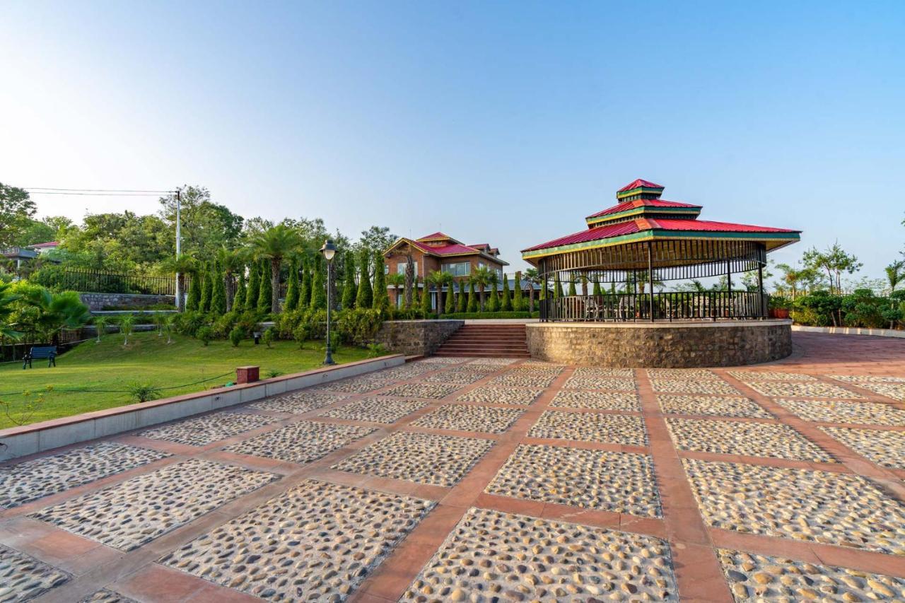 Villa Stayvista At Dhauladhar House - Luxurious Chateau In Kangra