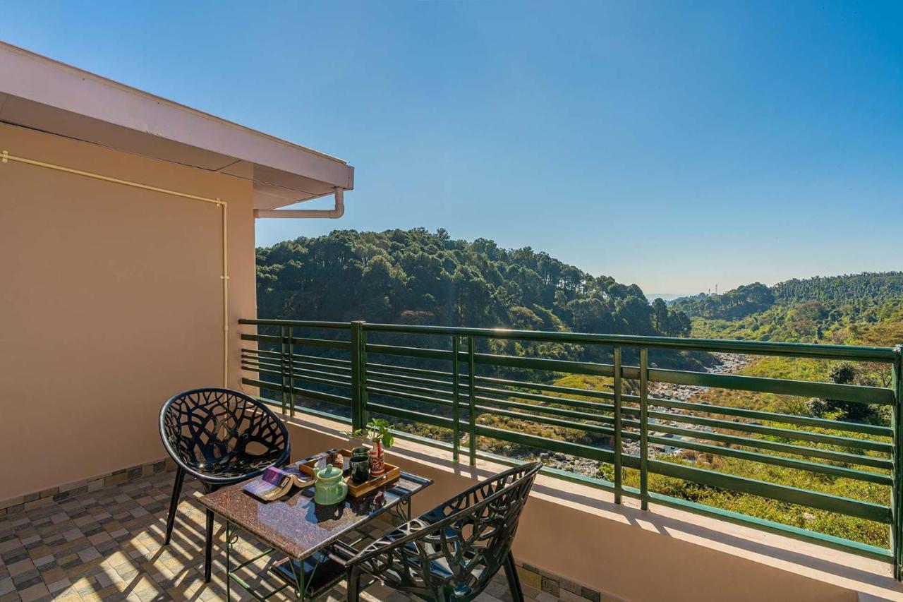 Stayvista At Creek Edge - Pet Friendly With Mountain Views, Lawn, Near Water Stream Villa *