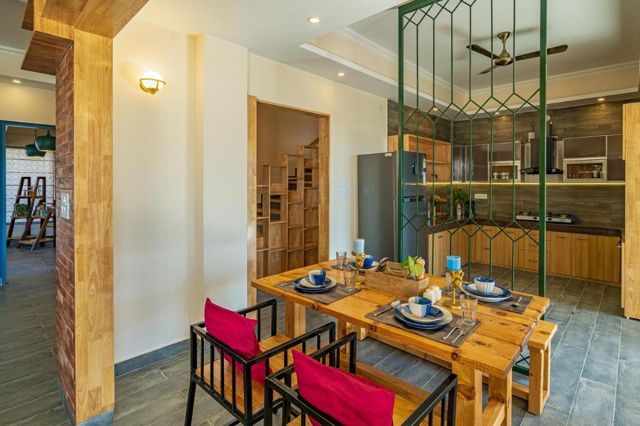 Stayvista At Creek Edge - Pet Friendly With Mountain Views, Lawn, Near Water Stream