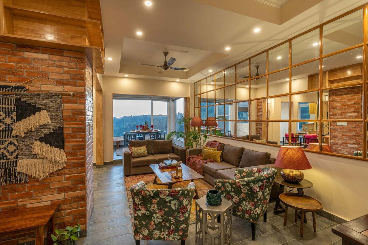 Stayvista At Creek Edge - Pet Friendly With Mountain Views, Lawn, Near Water Stream *