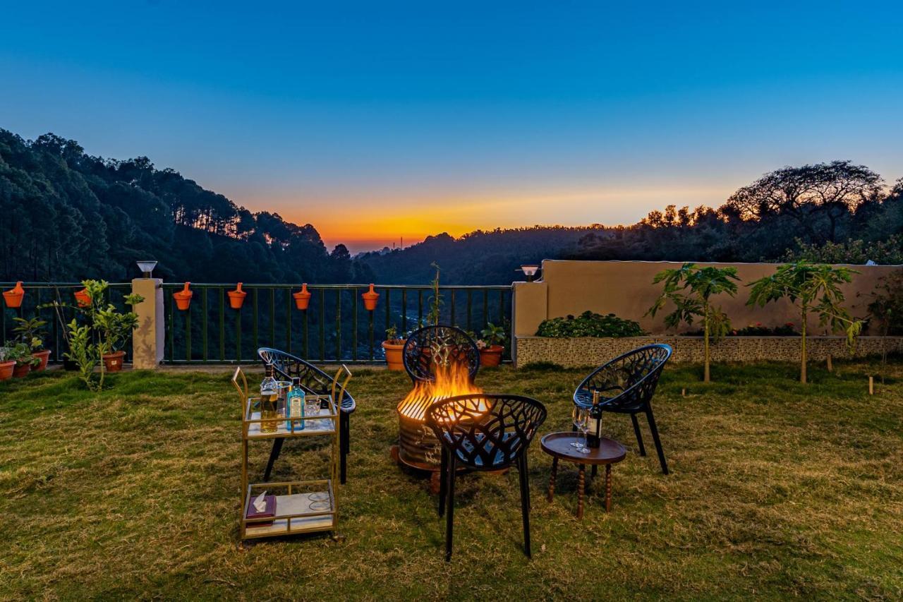 Villa Stayvista At Creek Edge - Pet Friendly With Mountain Views, Lawn, Near Water Stream Dharamshala