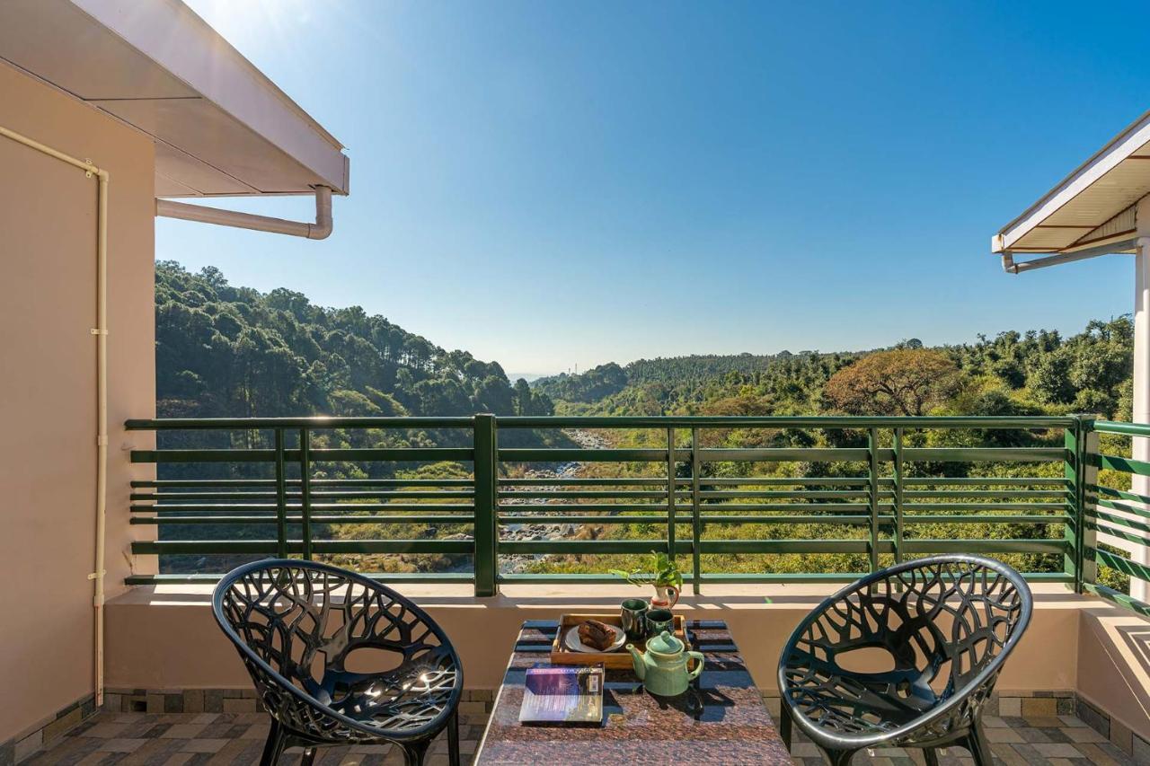 Stayvista At Creek Edge - Pet Friendly With Mountain Views, Lawn, Near Water Stream Villa
