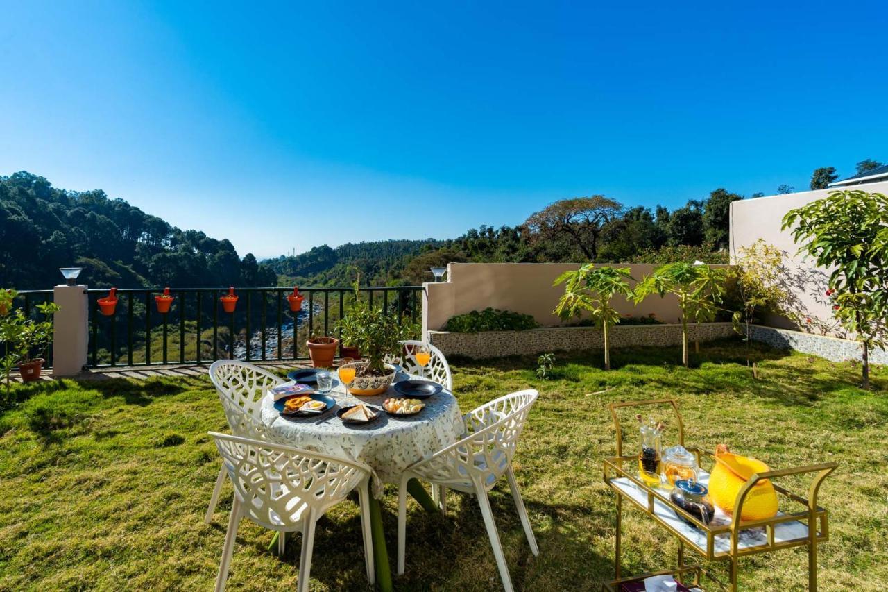 Villa Stayvista At Creek Edge - Pet Friendly With Mountain Views, Lawn, Near Water Stream
