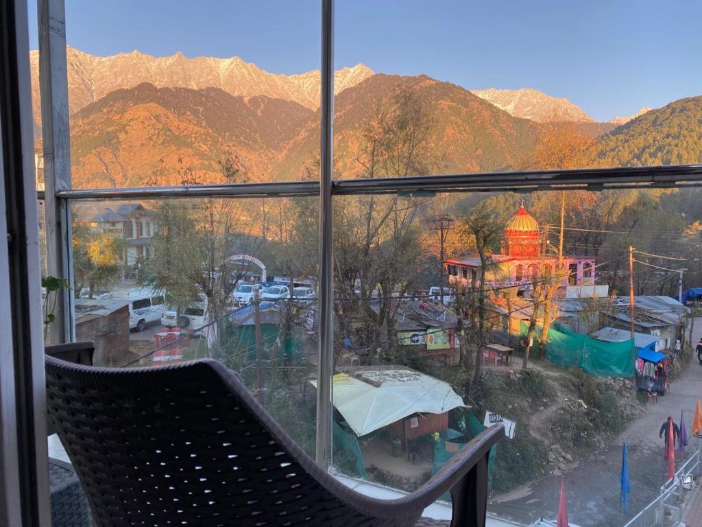 Vakratunda Hotel