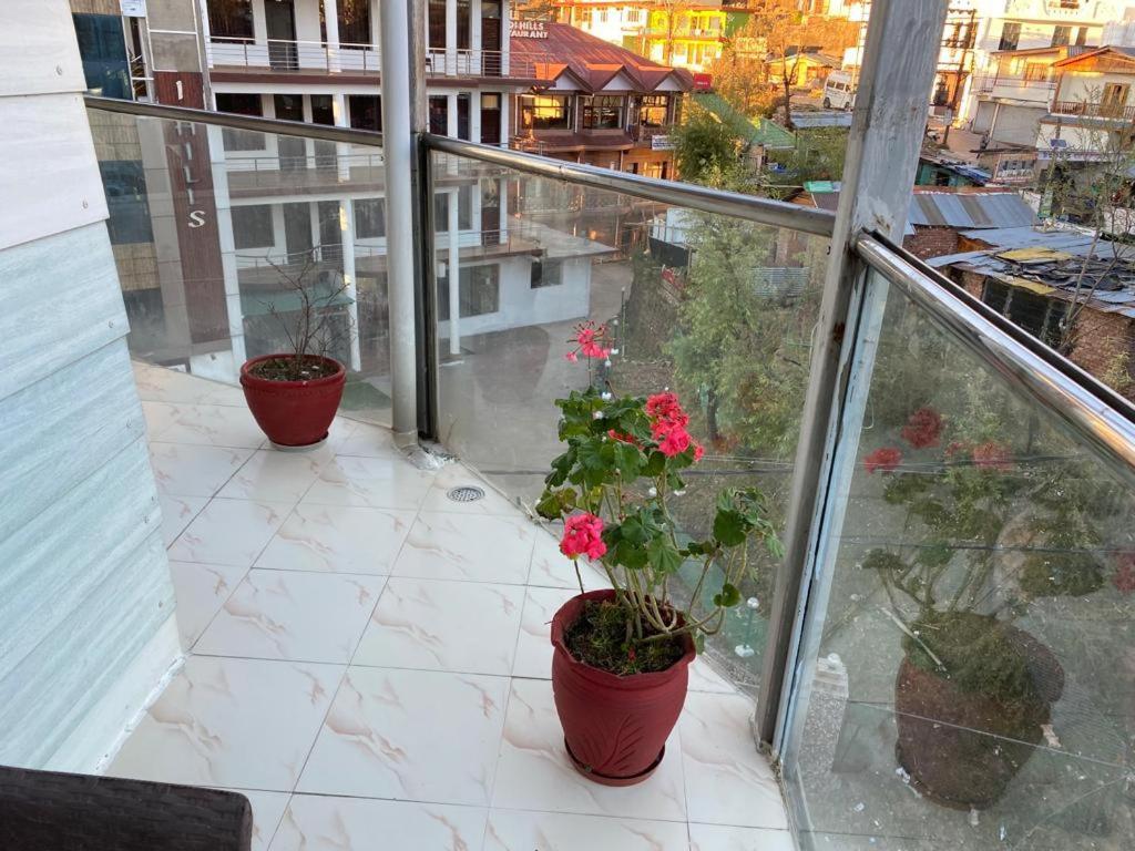 Vakratunda Hotel
