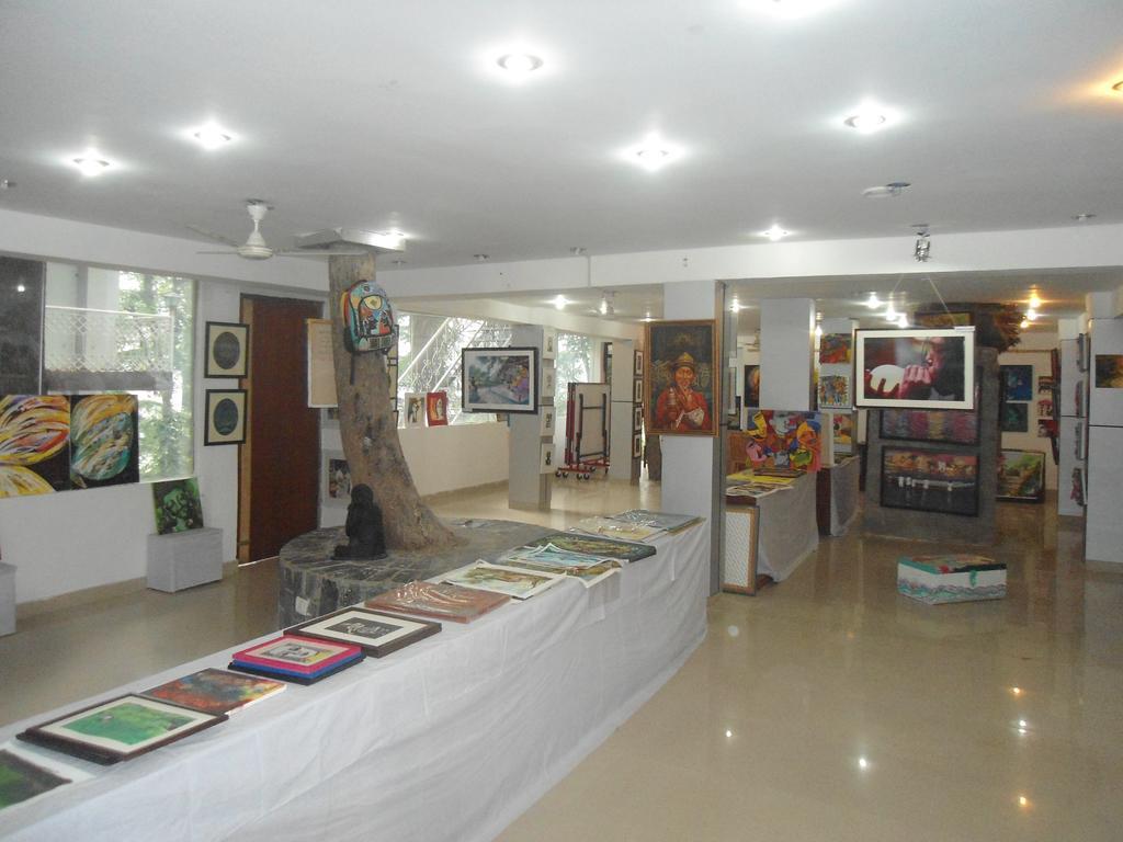 Gandhi's Paradise Hotel 3*