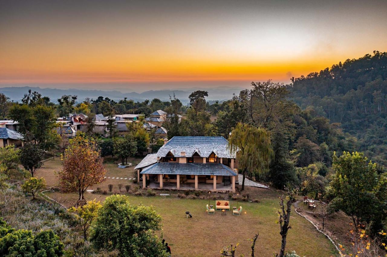 Villa Stayvista At Tea House With Fragrant Tea Gardens Dharamshala