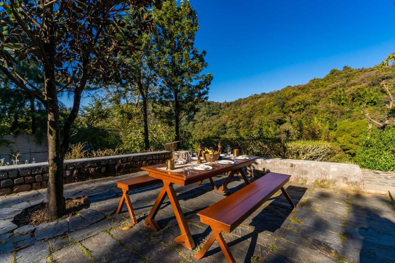 Stayvista At Tea House With Fragrant Tea Gardens Villa Dharamshala