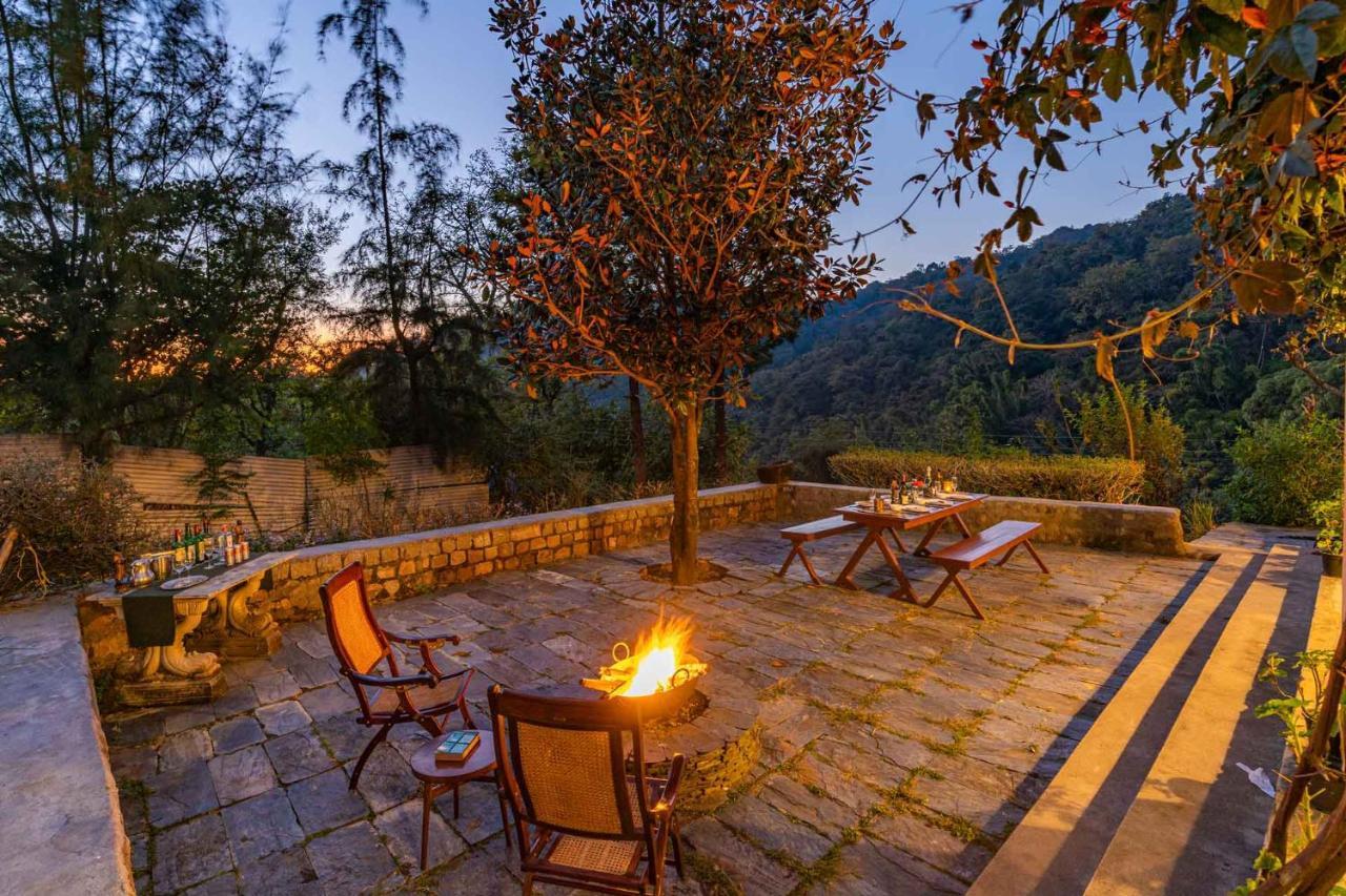 Stayvista At Tea House With Fragrant Tea Gardens Villa