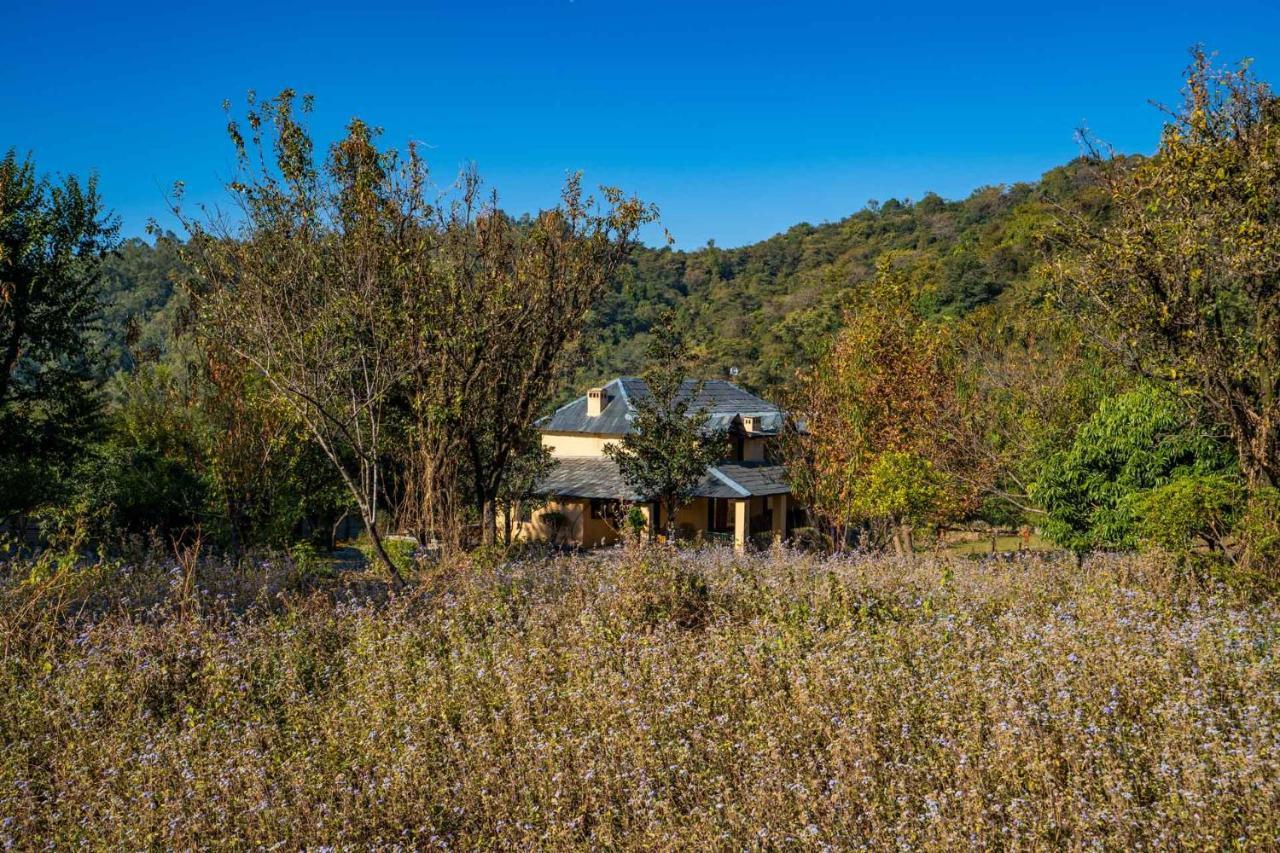 Stayvista At Tea House With Fragrant Tea Gardens Villa