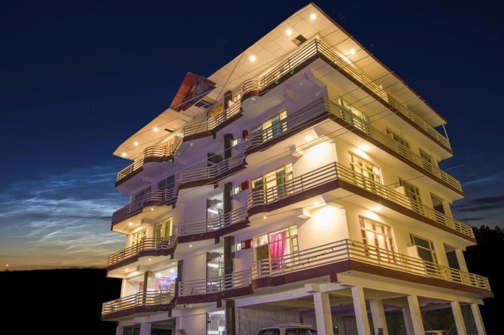 Mount Edge Hotel 4*