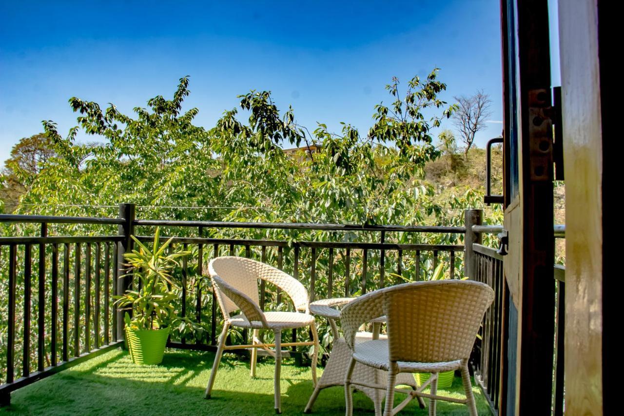 Prakriti Aalay - Riverside Mountain View Boutique Eco Resort