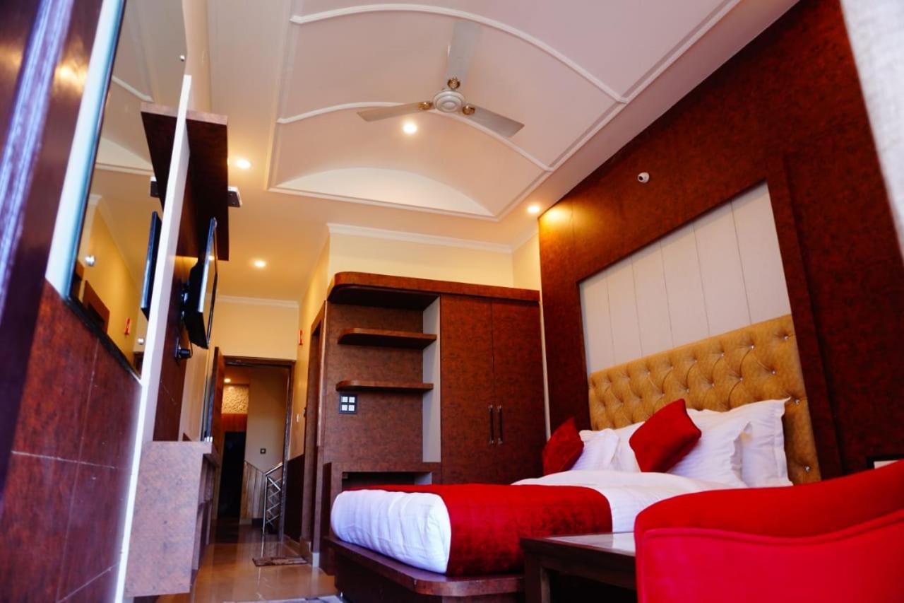 Hotel Grand Hill