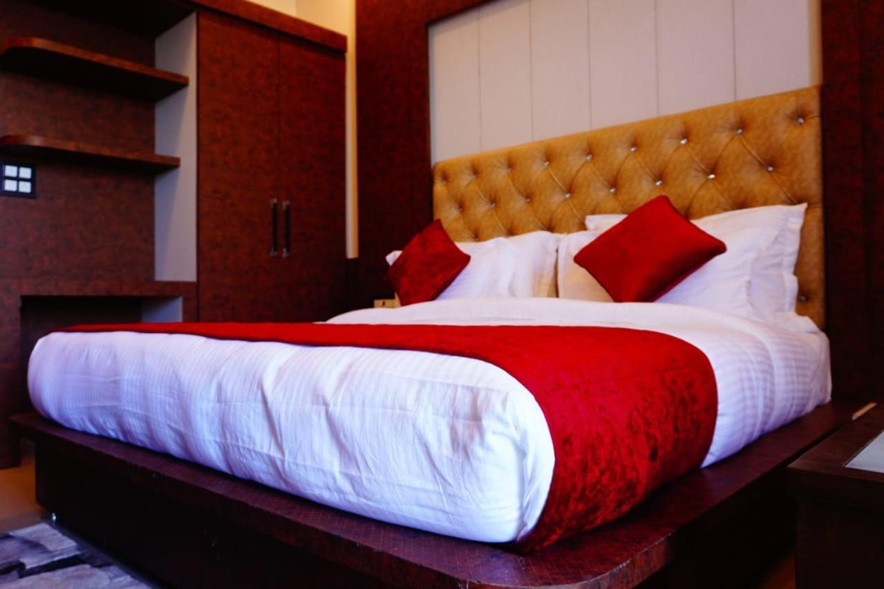 Grand Hill * Dharamshala