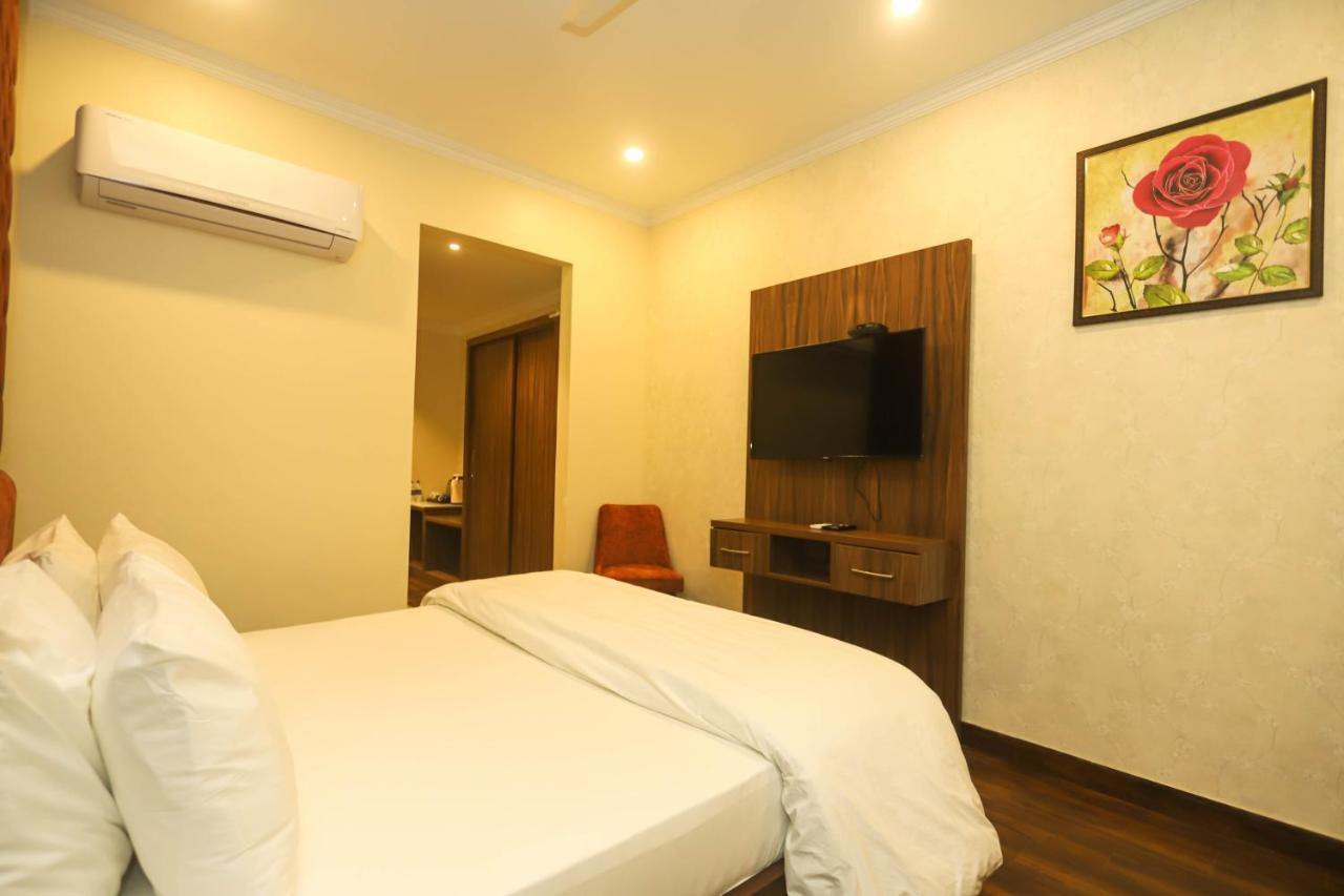 Pong View Hotel 2*