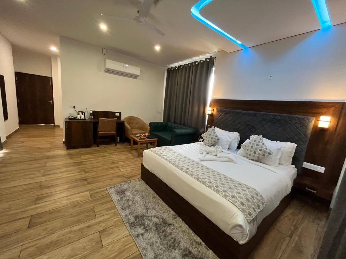 Click Collection The Abode,