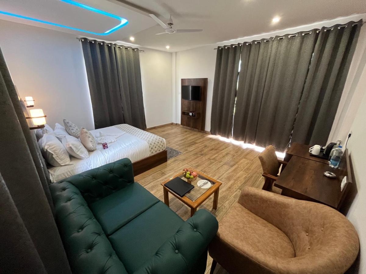 Click Collection The Abode, Hotel Dharamshala