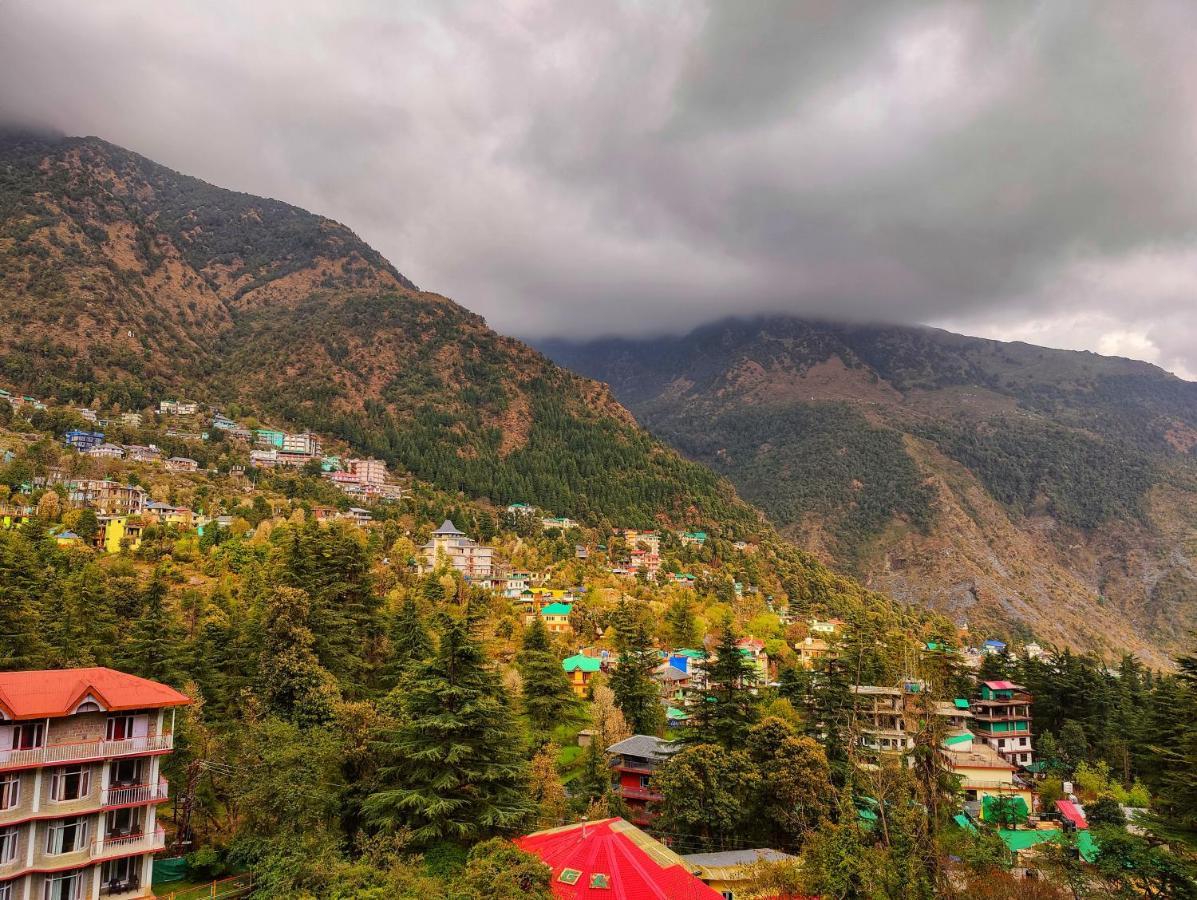 Gagan Resort *