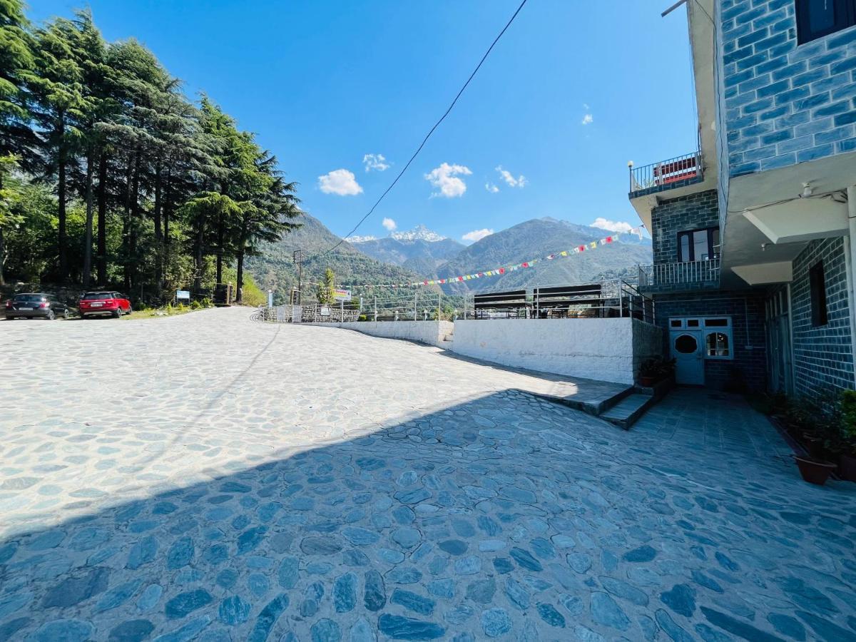 Devdar Hotel