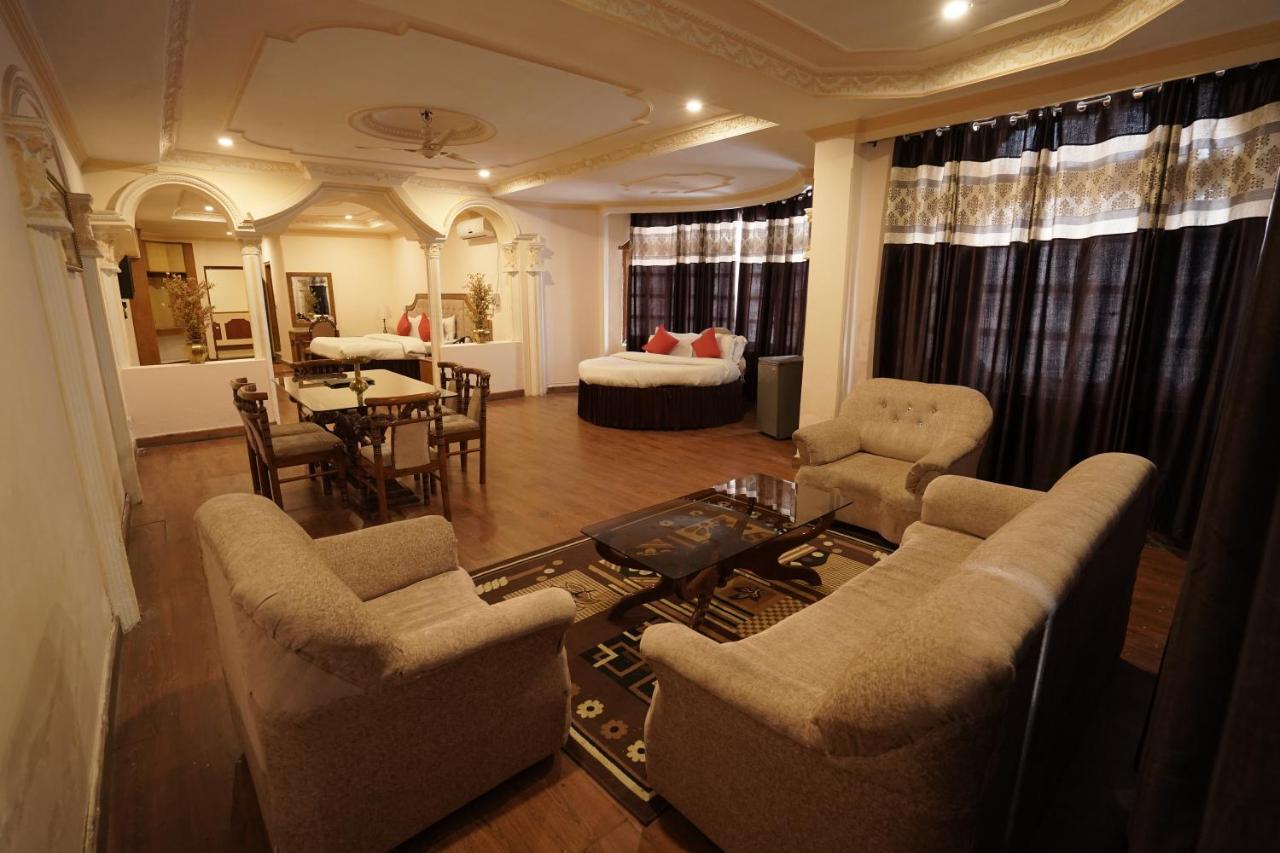 Hotel Royal Palace Bhagsunag *