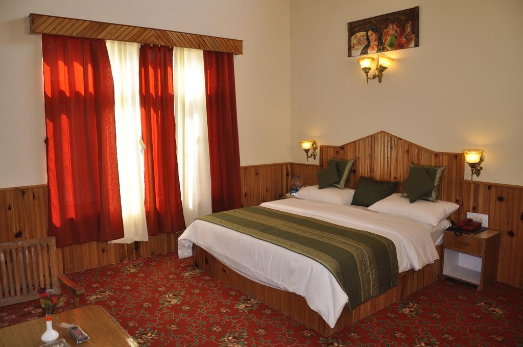 Natraj Manali Hotel