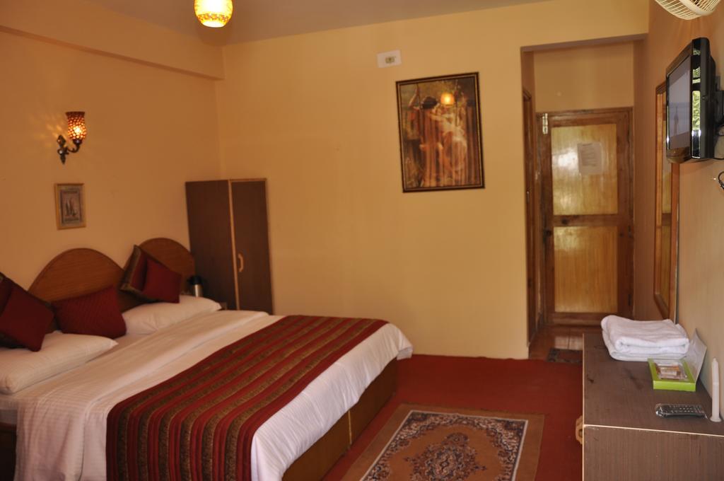 Hotel Natraj Manali 3*