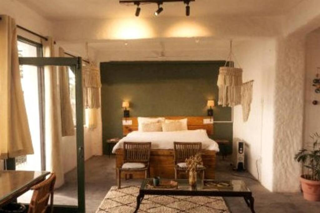 East Wing At Bimil / East Apartment *