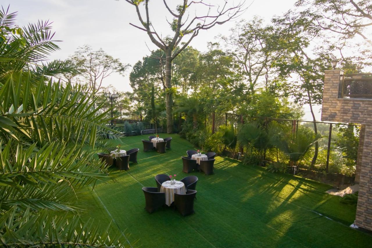 Hotel Dhauladhar Heights