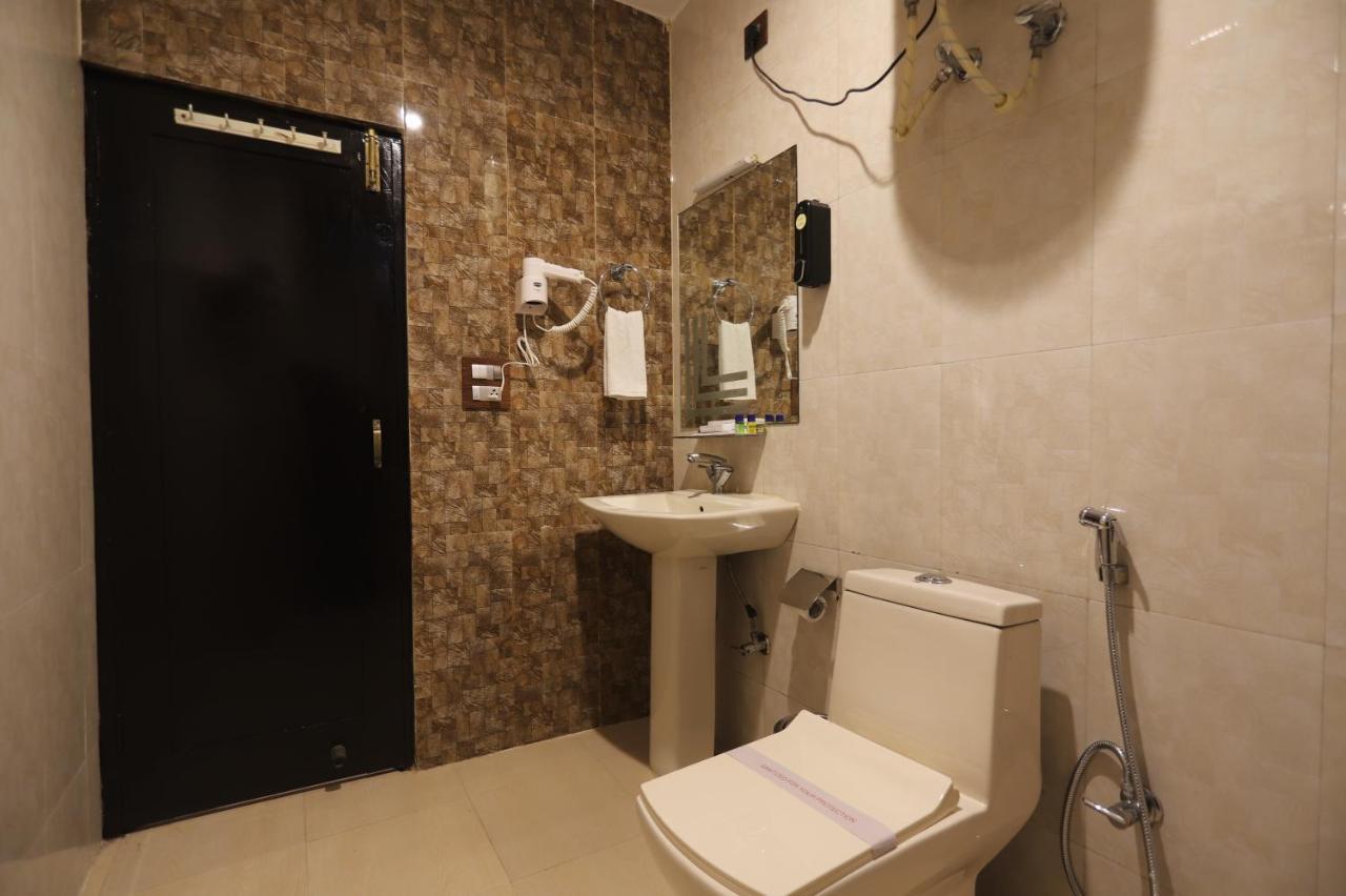 The Near Mall Road Hotel 3*