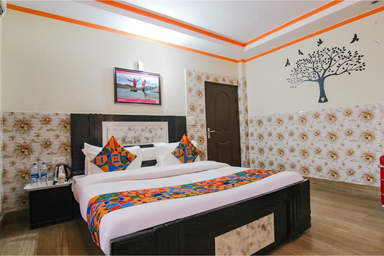 Fabhotel Prime Wonder World