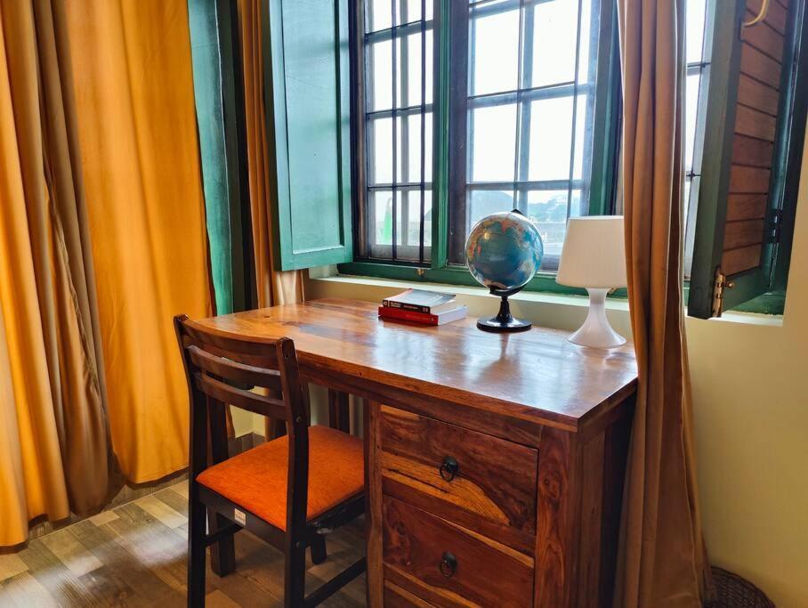 Aviator's Bungalow - *