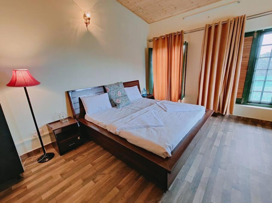 Aviator's Bungalow - * Dharamshala
