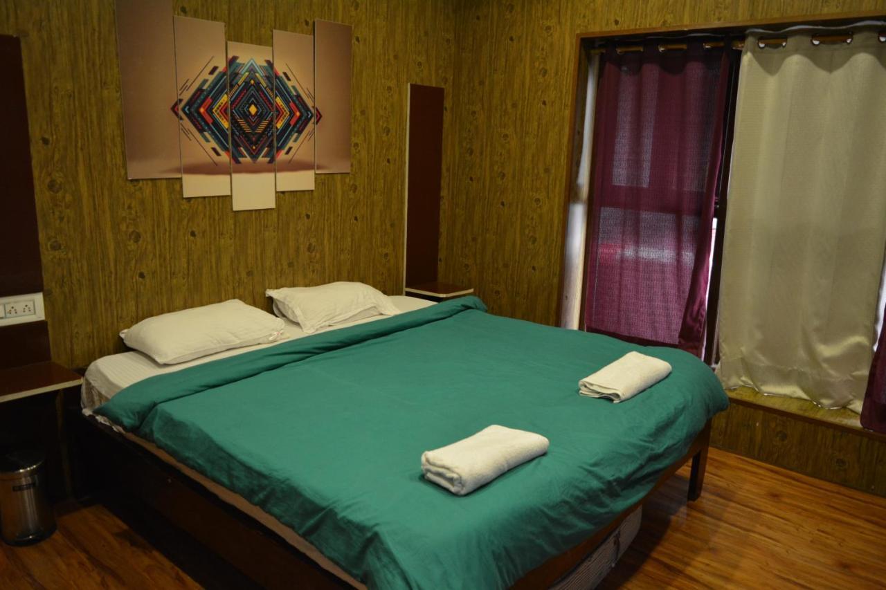Hostel Utopia Dharamkot Mcleodganj