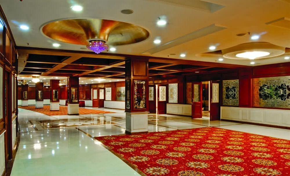 Aveda Dharmshala Hotel 4*