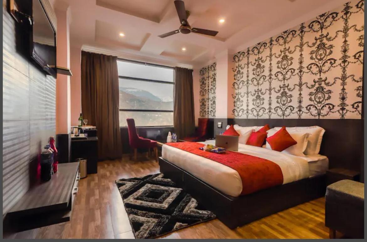 Hotel Hill 3*