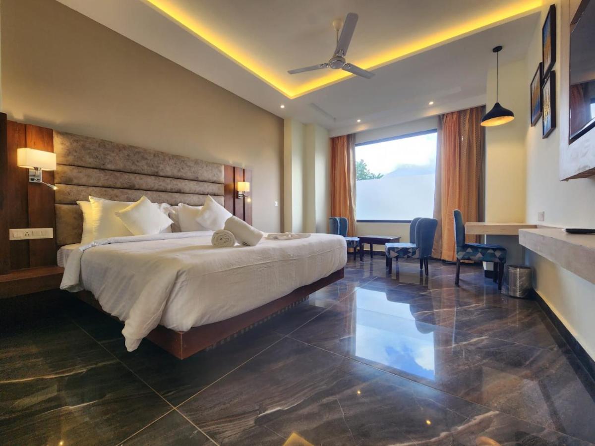 Aachman River And Valley View - A Riverside With Balcony View Hotel 4*