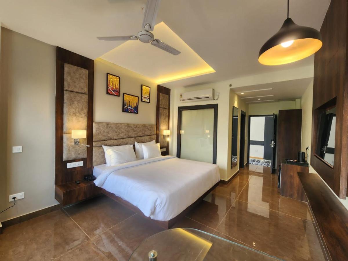 Hotel Aachman River And Valley View - A Riverside With Balcony View Dharamshala