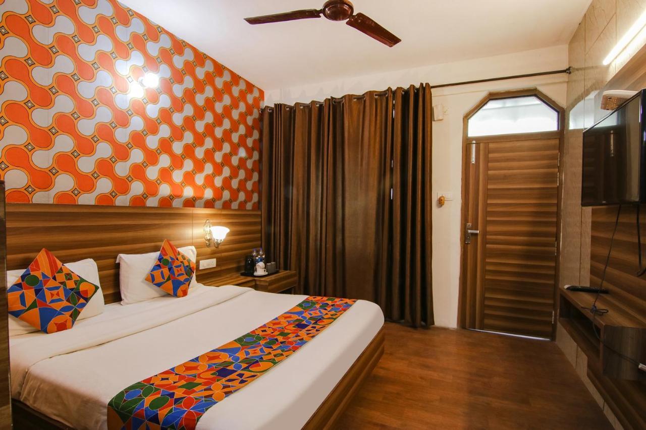 Fabhotel Vijay Palace Hotel