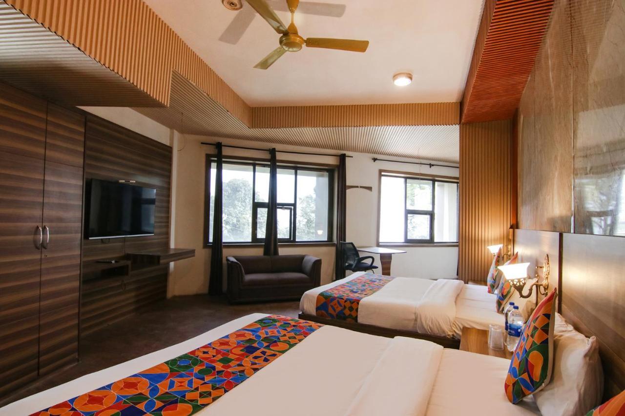 Hotel Fabhotel Vijay Palace 3*