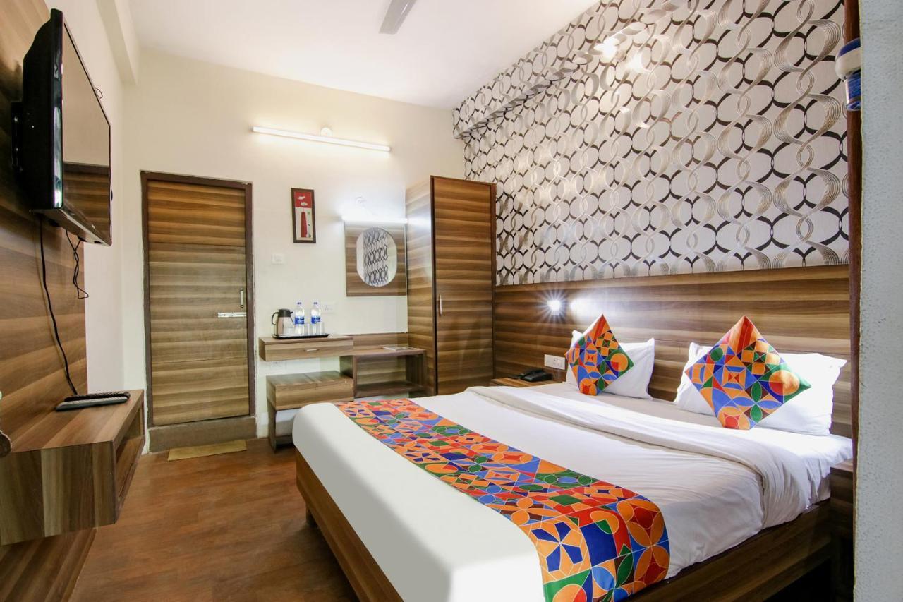 Fabhotel Vijay Palace Hotel