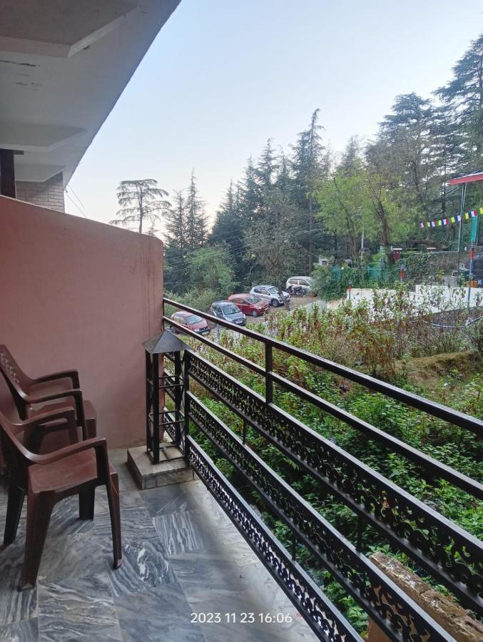 Hotel Hotel Varuni- On Mall Road, Mcleod Ganj, Dharamshala
