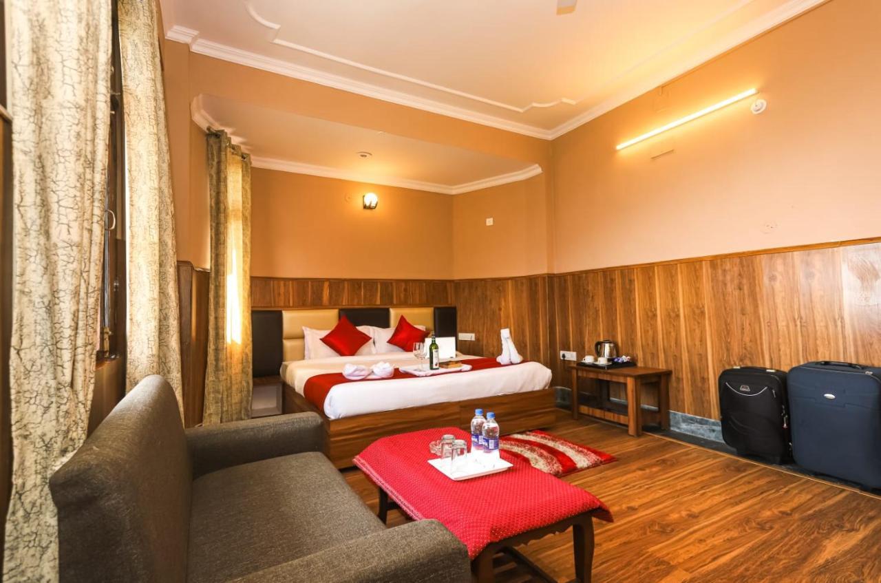 Hotel Hotel Varuni- On Mall Road, Mcleod Ganj, Dharamshala 4*