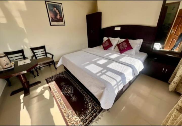 Anuj Regency Hotel