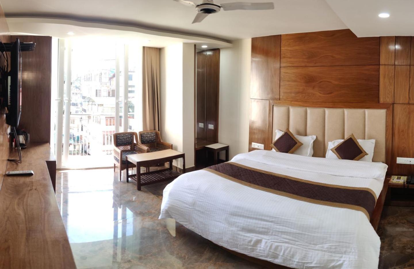 India House Hotel 4*