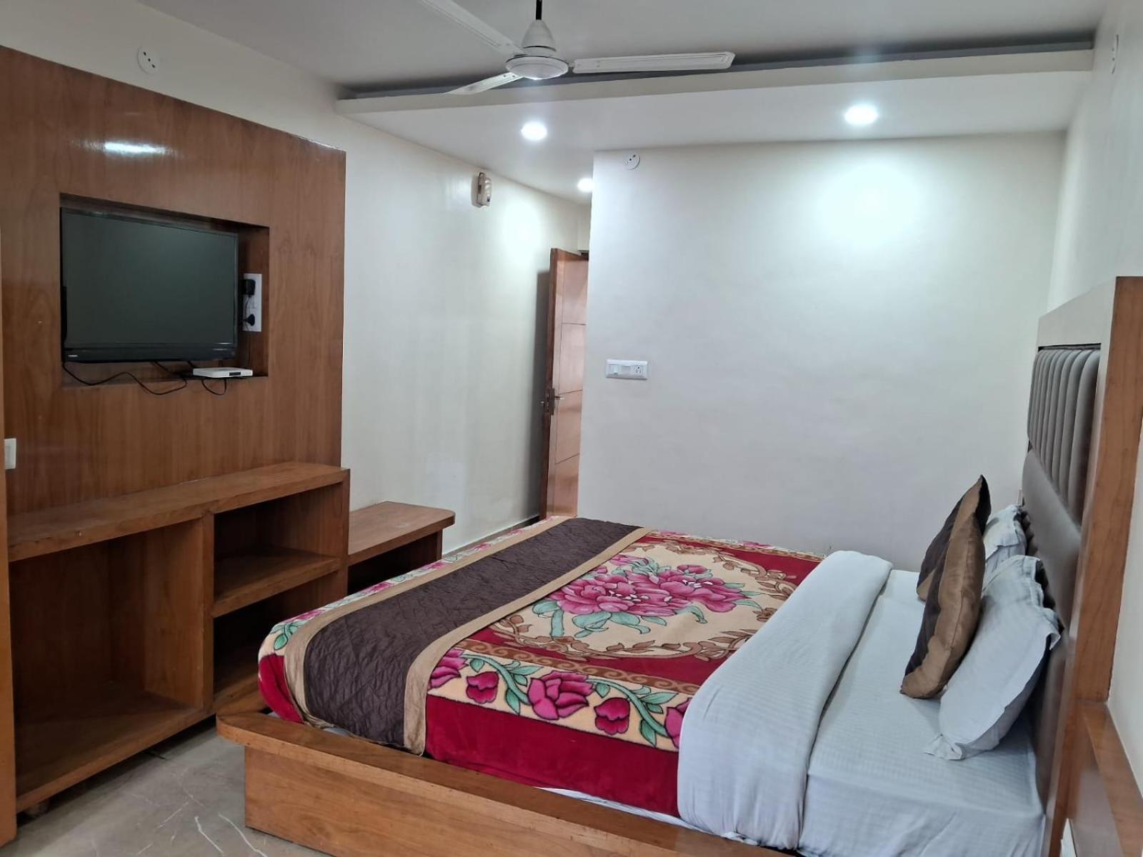 Hotel India House 4*