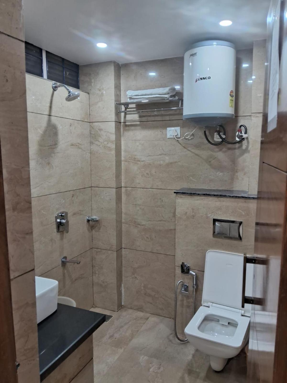 India House 4*