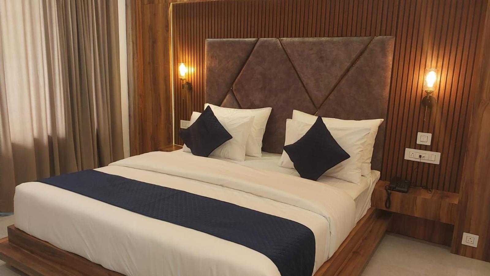 Sunshine Hotel 2*
