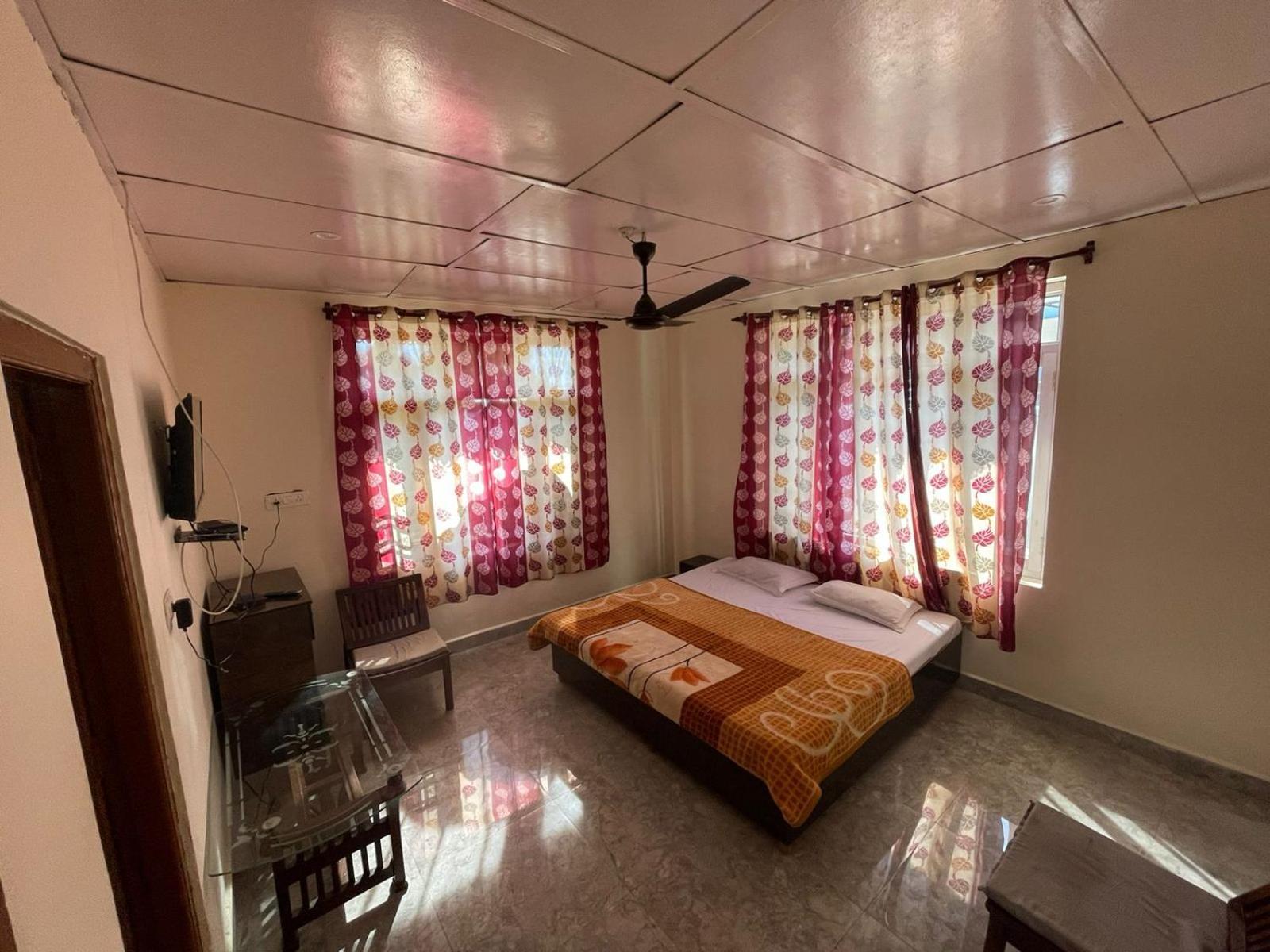 Homestay Shiva *