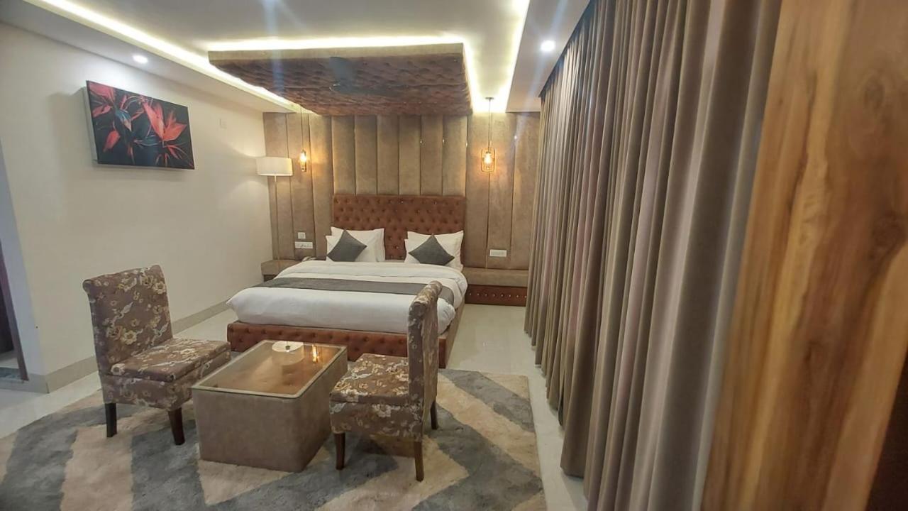 Sunshine Hotel